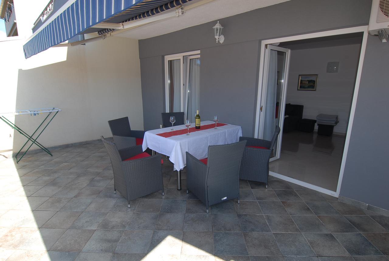 Villa Natalie Omiš Esterno foto