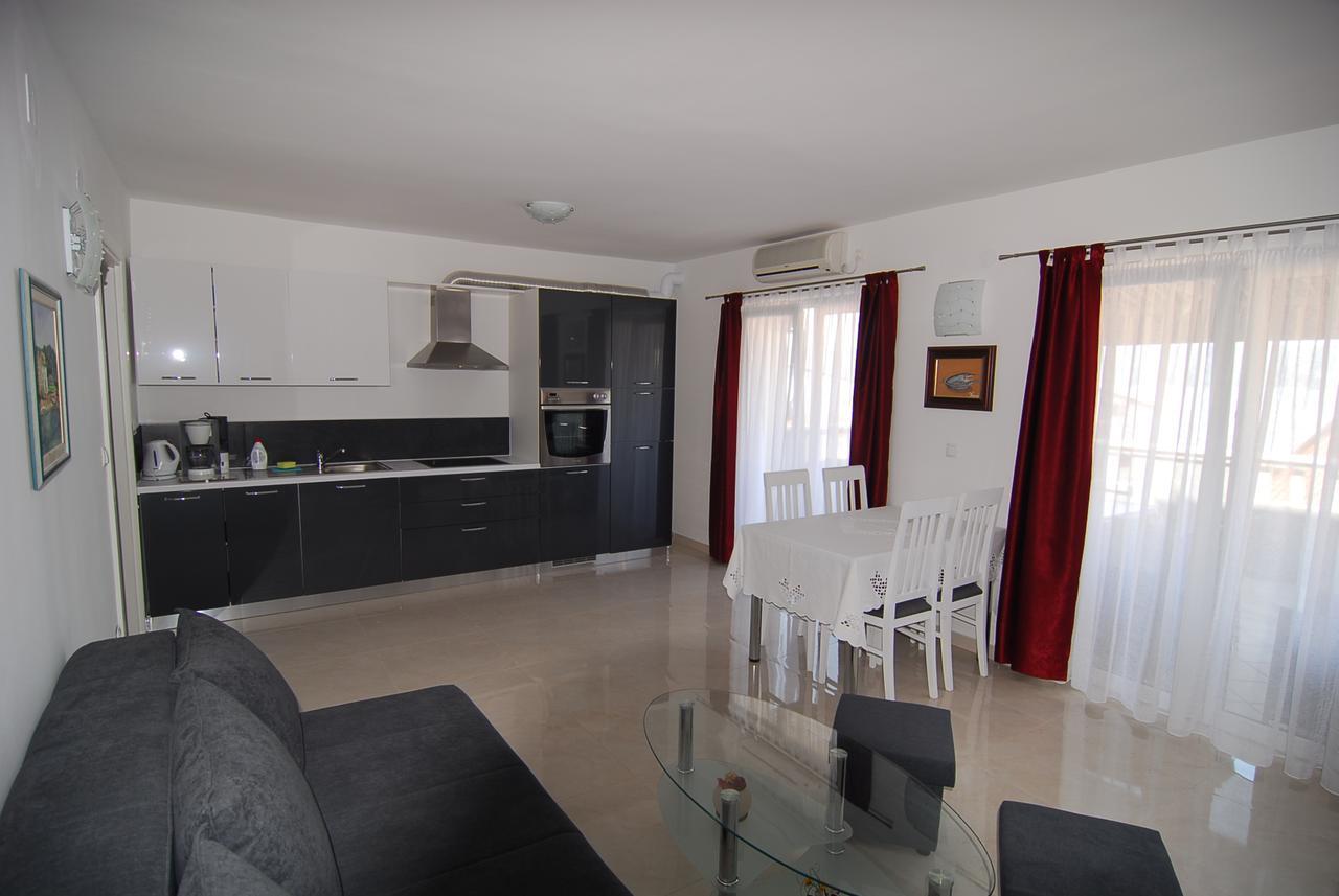 Villa Natalie Omiš Esterno foto